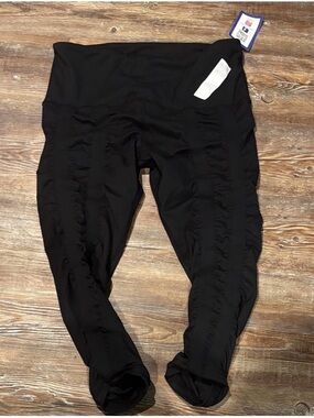 Sweetflexx navy  and black resistant Capri with pockets size 8